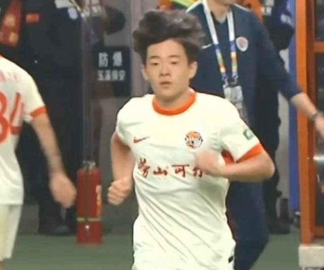 乐鱼体育平台-必须点赞！足协为中超球员开绿灯：允许延迟到国少队报到！